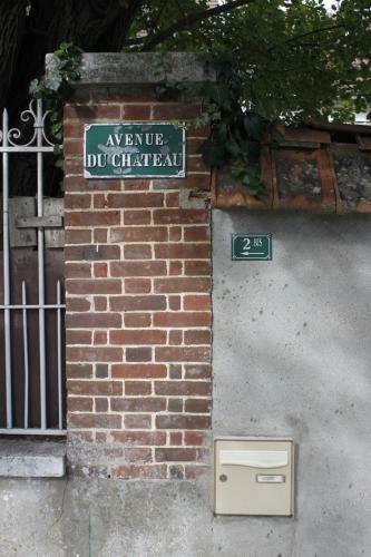 Hostal Avenue Du Ch�teau