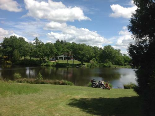 L?etang Carp Fishing Lake And Gite