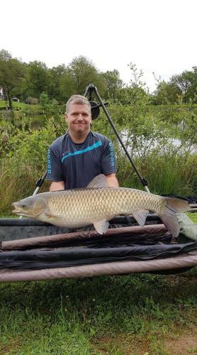 L?etang Carp Fishing Lake And Gite