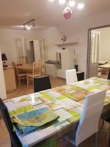 Super Spacieux G�te Proche de Toutes Commodit�s