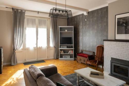 Immaculate 6-bed House In Saint-julien-en-born