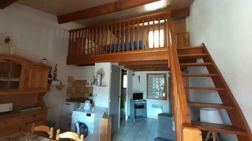 Mazet de Vacances Dans Le Domaine de L'espa�