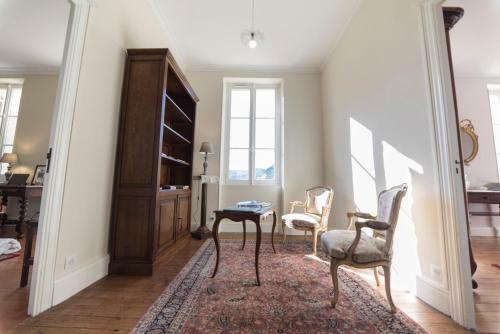 Villa Ch�teau Biset - Luxury Housing Wifi & Office