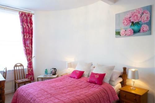 Hostal The Tudor Rose Hotel