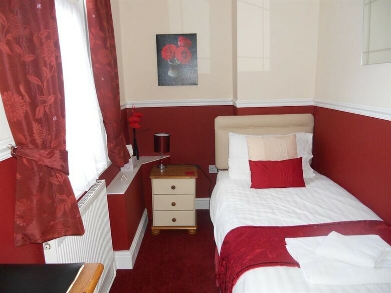 Hostal All Seasons Guest House