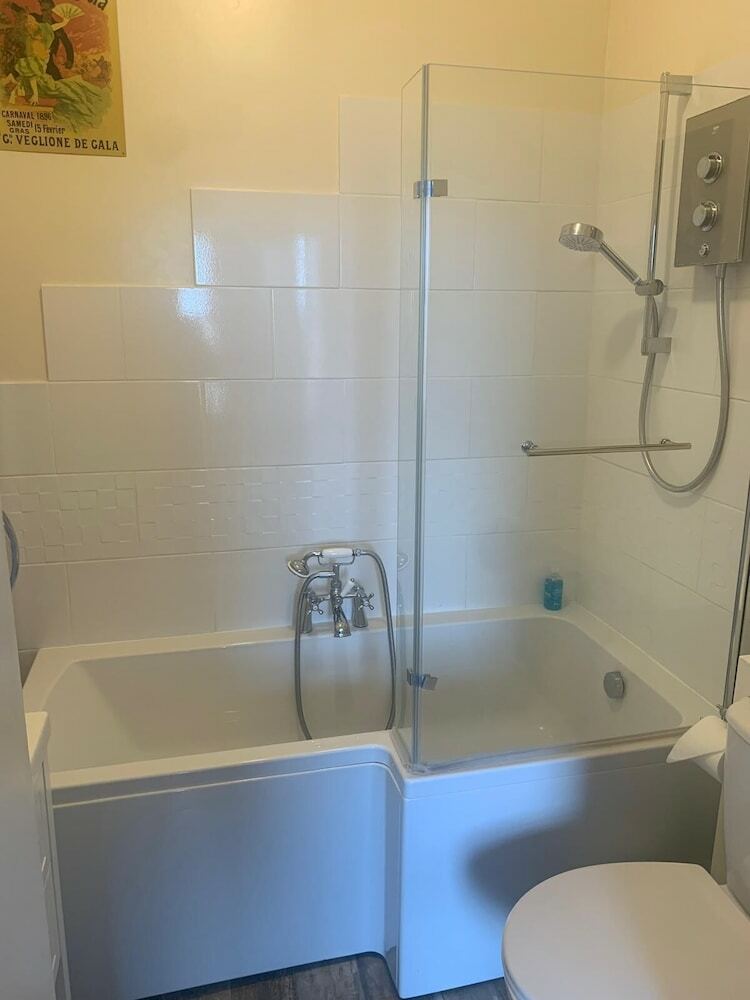Hostal All Seasons Guest House