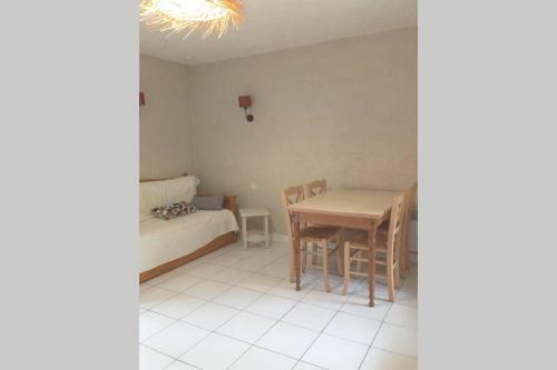 Apartamento 2 Pi�ces, Beau Balcon,dans R�sidence Avec Piscine