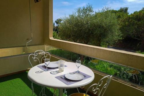 Renovated Apartment, Air-conditioned 5min From Sea