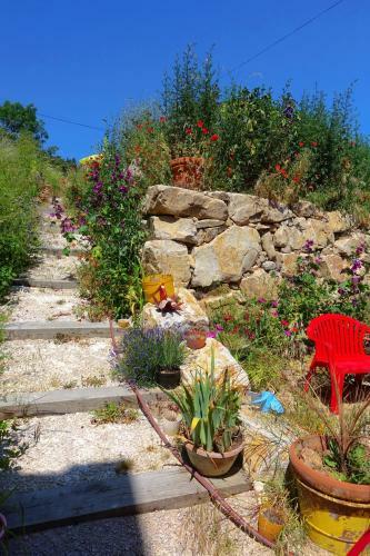 La Ferme de Chenevier, La Roulotte Fleurie 2/4pers