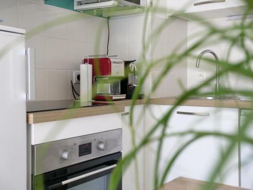 Maison Neuve Lumineuse Avec Jardin, Parking Priv�