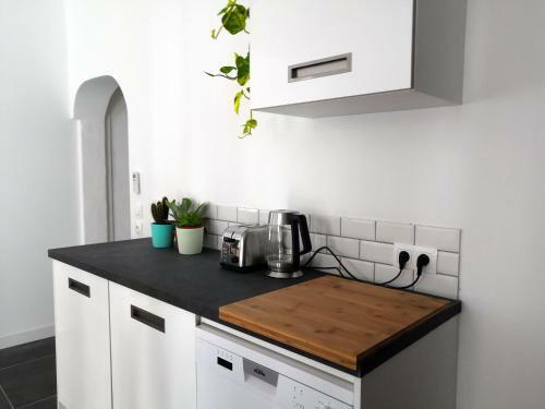 Beautifully Bright Apartment In Old Town Saint-tropez