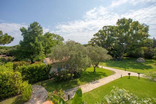 Hotel La Bastide Des Salins