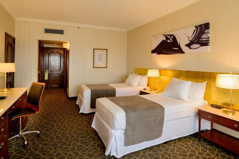 Radisson Montevideo Victoria Plaza Hotel