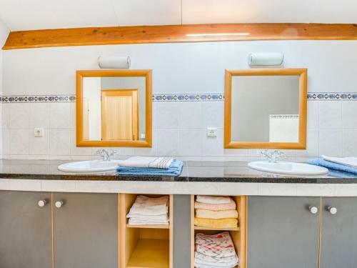 Spacious Holiday Home In Sauveterre De L�mance With Library