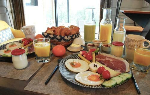Bed & Breakfast Chambre D'h�tes de Charme � La Maison Bleue