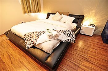 Posh Hotel