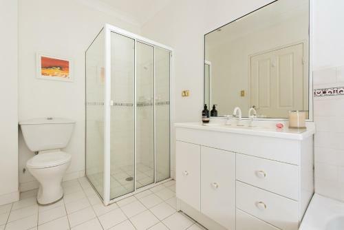 Sydney Inner City Sanctuary- 2 Bedroom Apartment