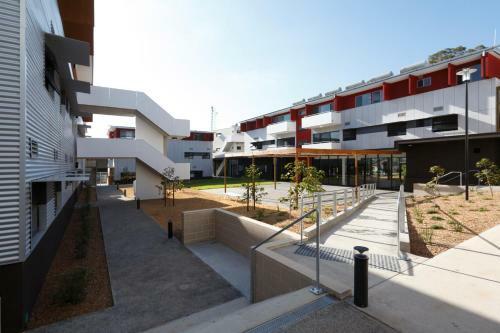 Apartamentos Uws Village