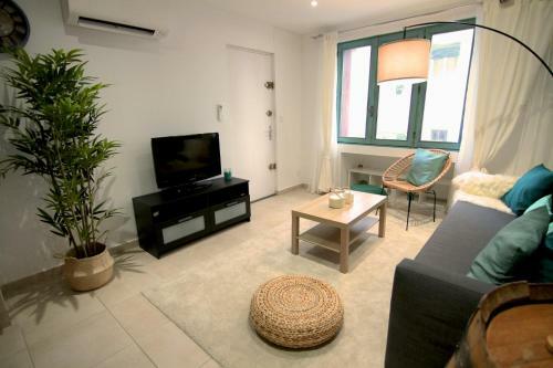 Apartment Right In The Heart Of S�te