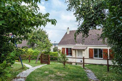 Remarkable 3-bed House In Suresnes Facing Paris
