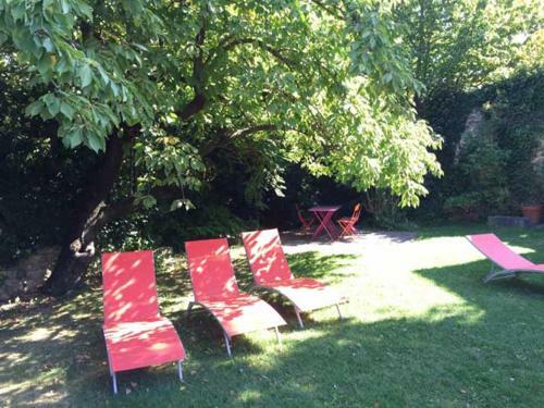 Bed & Breakfast Les Aigui�res En Provence