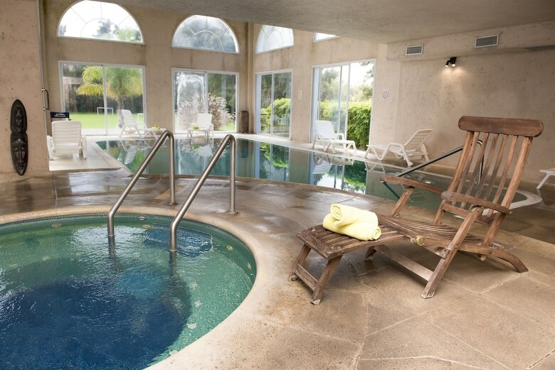 Hotel Howard Johnson Pilar Resort Spa & Convention Center
