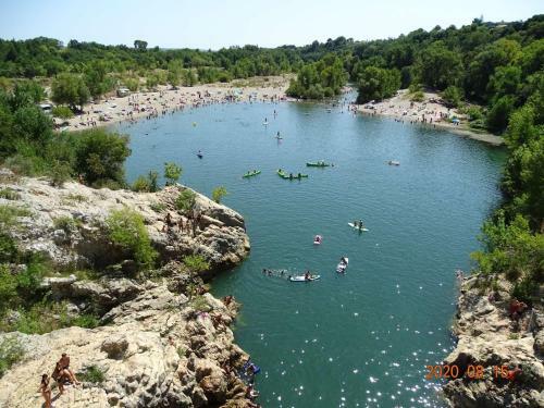 Apartamento Proche P�z�nas, Tr�s Bel Appartement, Commerces