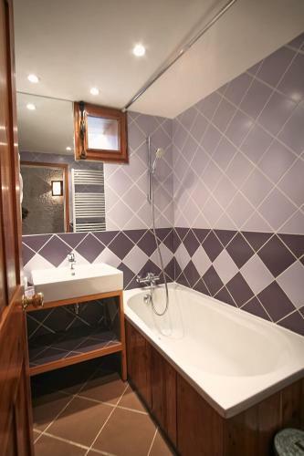 Hotel H�tel Les Lor�s