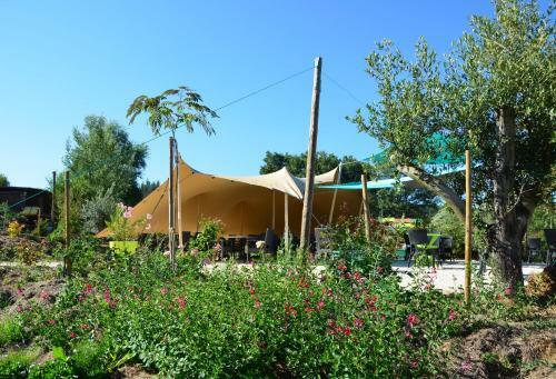 Bed & Breakfast Cabanes Tr�sors de Campagne,spas Privatifs