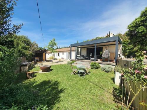 Villeneuve Les Avignon, Villa Enti�re En Provence