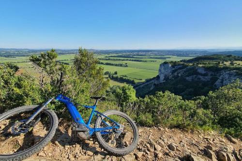 Villeneuve Les Avignon, Villa Enti�re En Provence