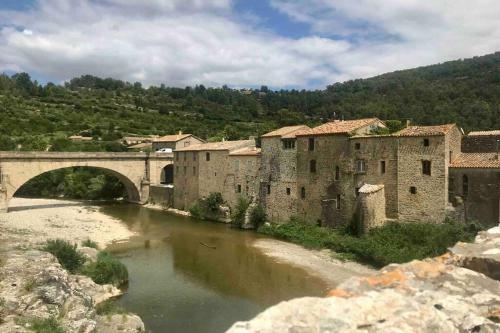 La Gargouille Des Corbi�res Cuve � Vin Habitable