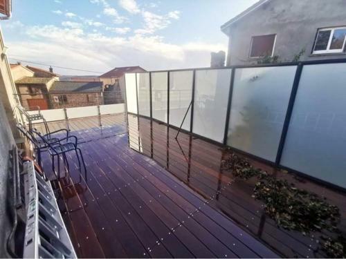 Maison de 4 Chambres Avec Terrasse Et Wifi A Volvic