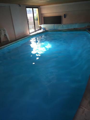 Hostal Grande Chambre Climatis�e Chez Xavier