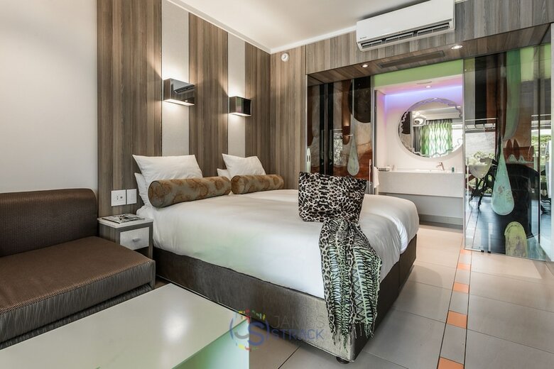 Hotel Cabanas Sun City