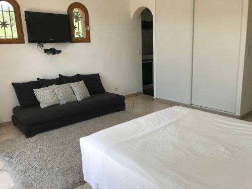 Charming Villa 800 M From A Fine Sandy Beach