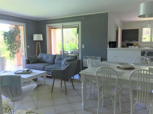 Charming Villa 800 M From A Fine Sandy Beach