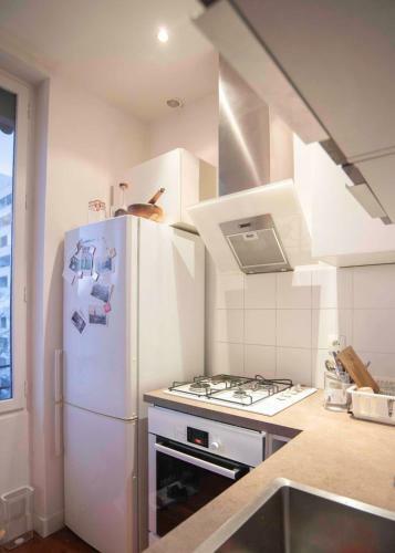 Charming Apartment In The Skyscraper District