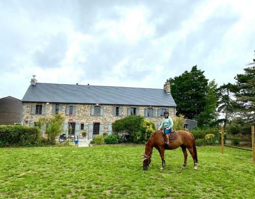 G�te Est de La Pointe D'agon 2 Convives