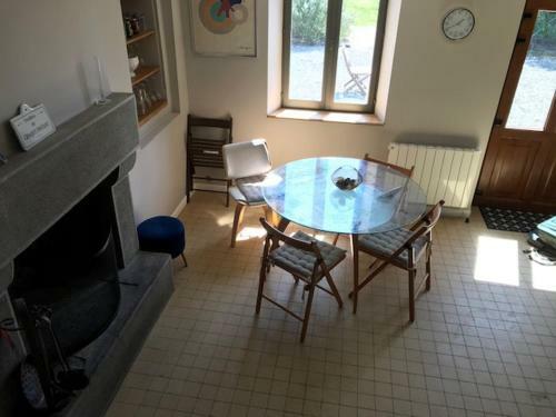 G�te Est de La Pointe D'agon 2 Convives