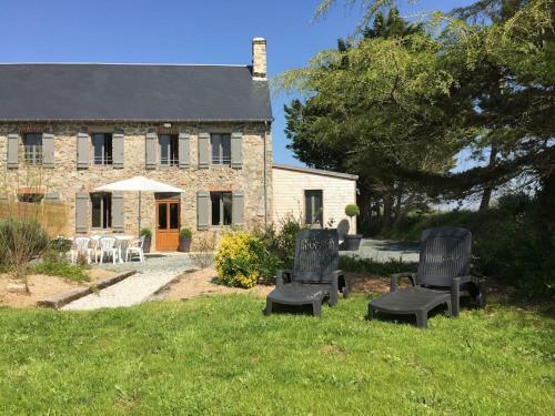 G�te Est de La Pointe D'agon 2 Convives