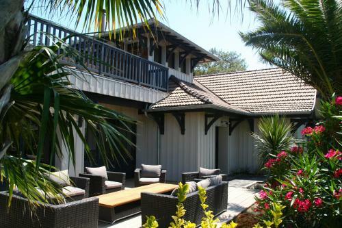 Stunning High Standard Villa, Heated Pool+aircon+terrace+garden