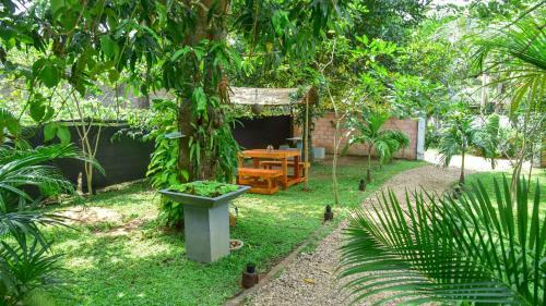 Bed & Breakfast Menara Green Inn