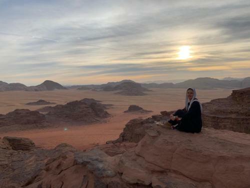 Wadi Rum Desert Eid Camp & Cave & Tours