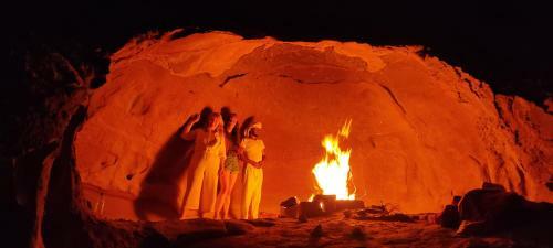 Wadi Rum Desert Eid Camp & Cave & Tours