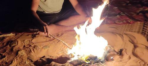 Wadi Rum Desert Eid Camp & Cave & Tours