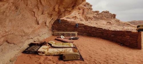 Wadi Rum Desert Eid Camp & Cave & Tours
