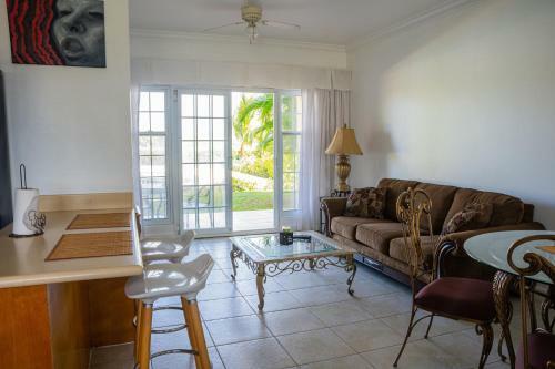 Apartamento Luxury Poolside Oasis,the Lagoons