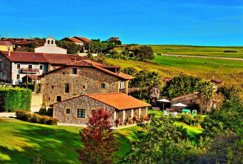 Hotel Palaci�n De To�anes