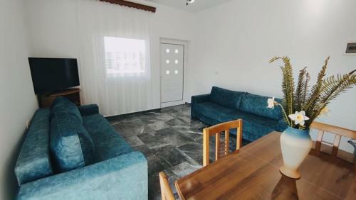 Four Seasons Apartments